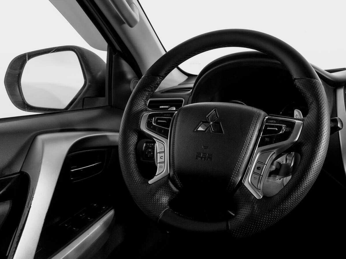 Mitsubishi Pajero Sport с пробегом — 2018 год. Фото: #14