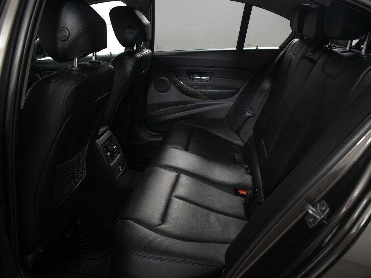 BMW 3 серии с пробегом — 2013 год. Фото: #9