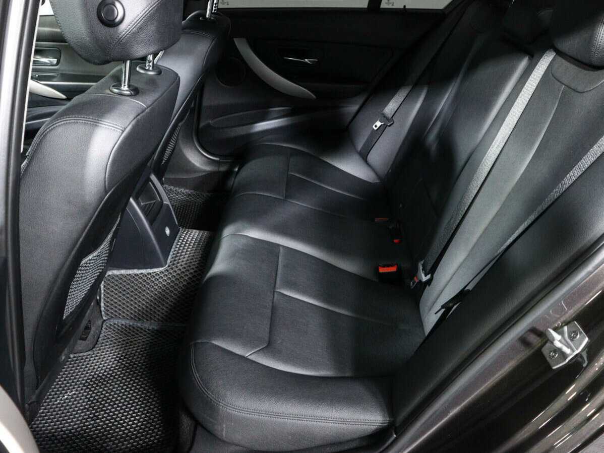 BMW 3 серии с пробегом — 2013 год. Фото: #7