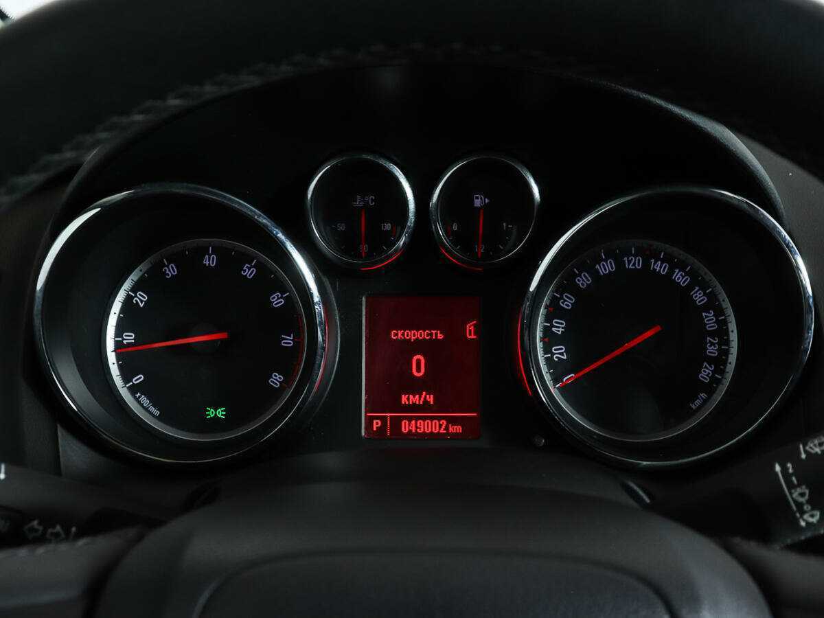 Opel Astra с пробегом — 2012 год. Фото: #9