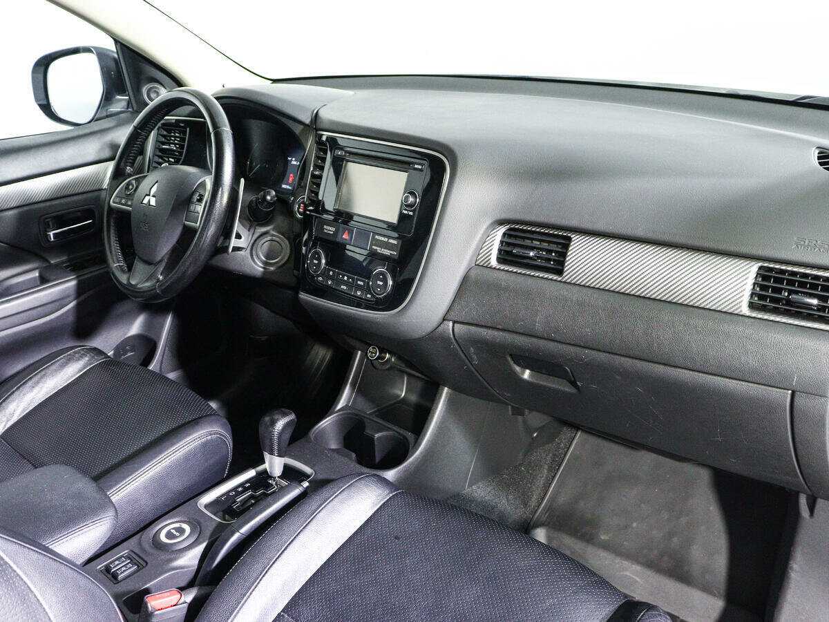 Mitsubishi Outlander с пробегом — 2012 год. Фото: #7