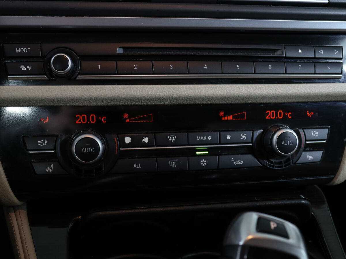 BMW 5 серии с пробегом — 2012 год. Фото: #24