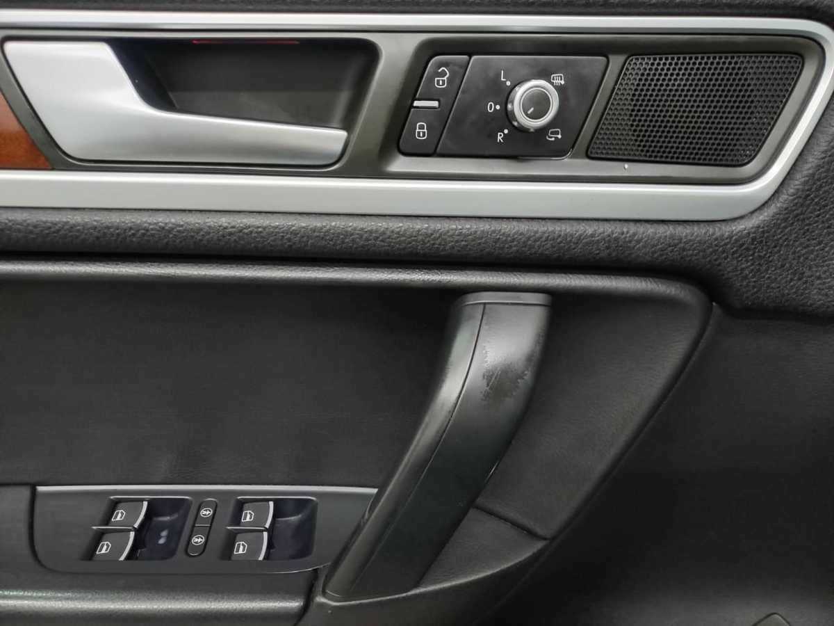 Volkswagen Touareg с пробегом — 2013 год. Фото: #14