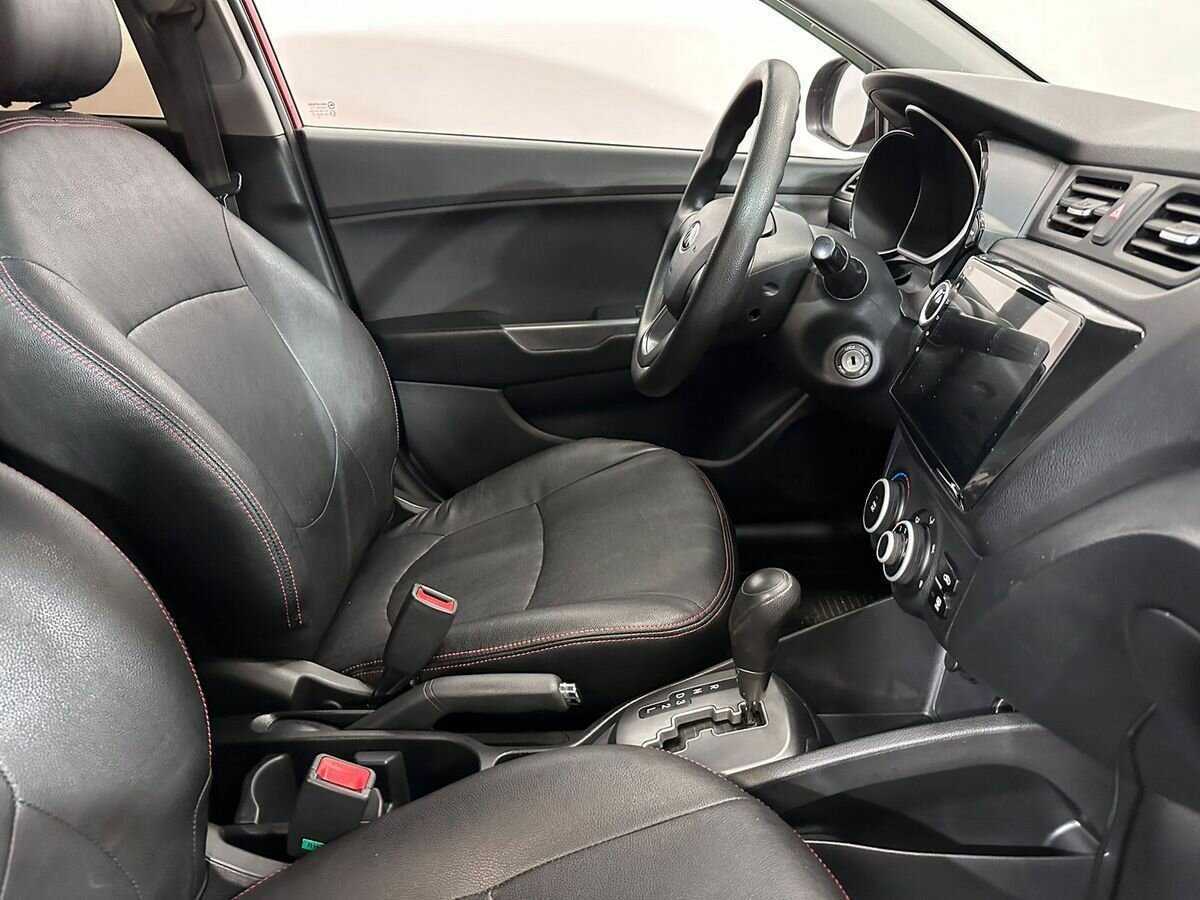 Kia Rio с пробегом — 2013 год. Фото: #8