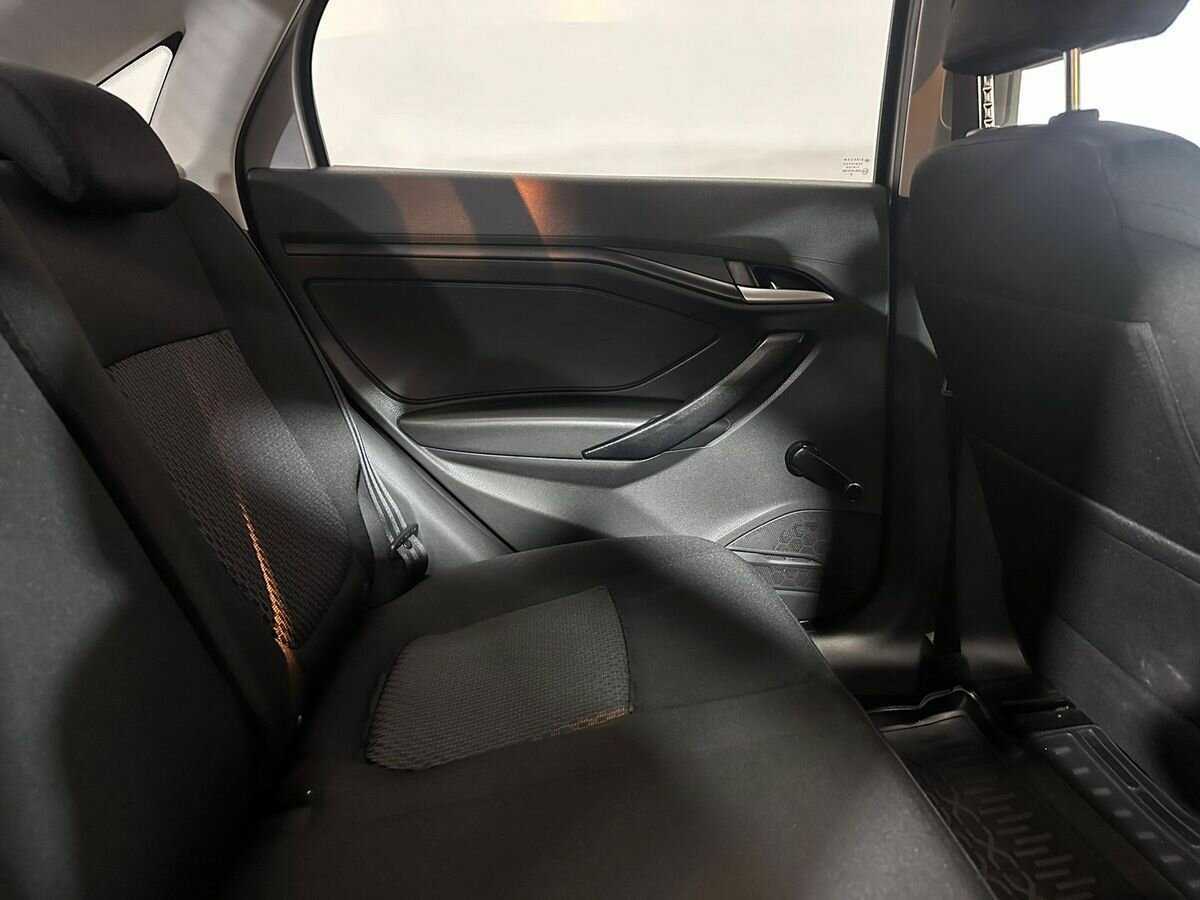 Lada (ВАЗ) Vesta с пробегом — 2016 год. Фото: #10