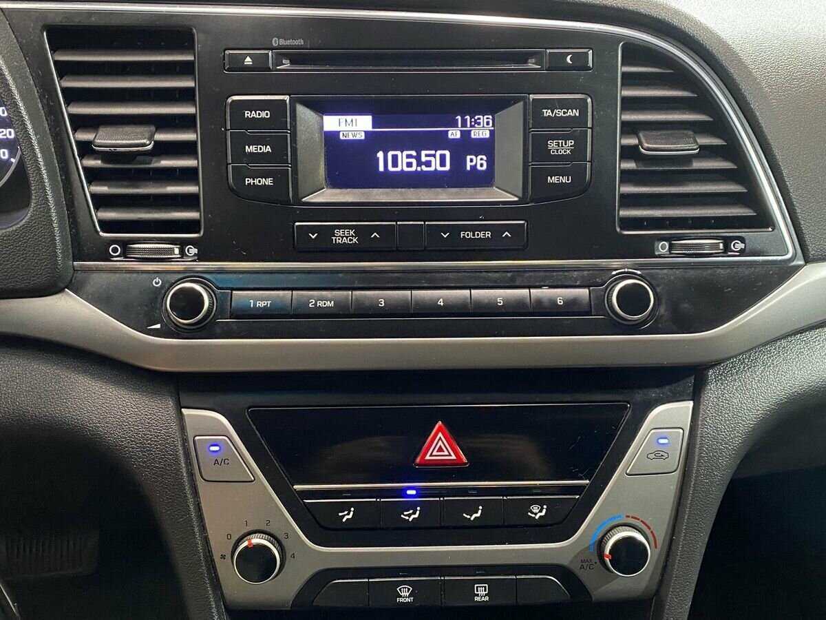 Hyundai Elantra с пробегом — 2017 год. Фото: #13