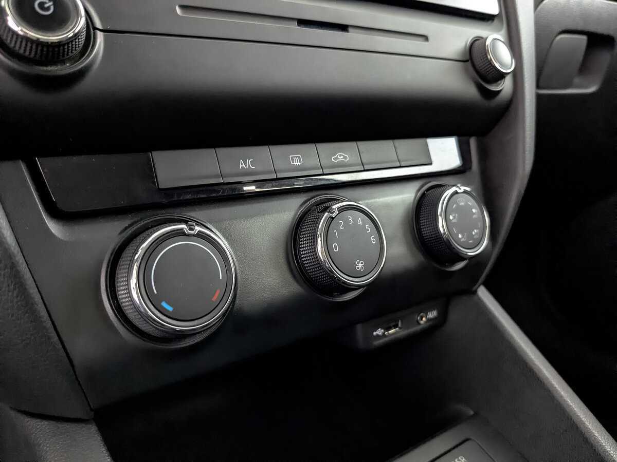 Skoda Octavia с пробегом — 2015 год. Фото: #16