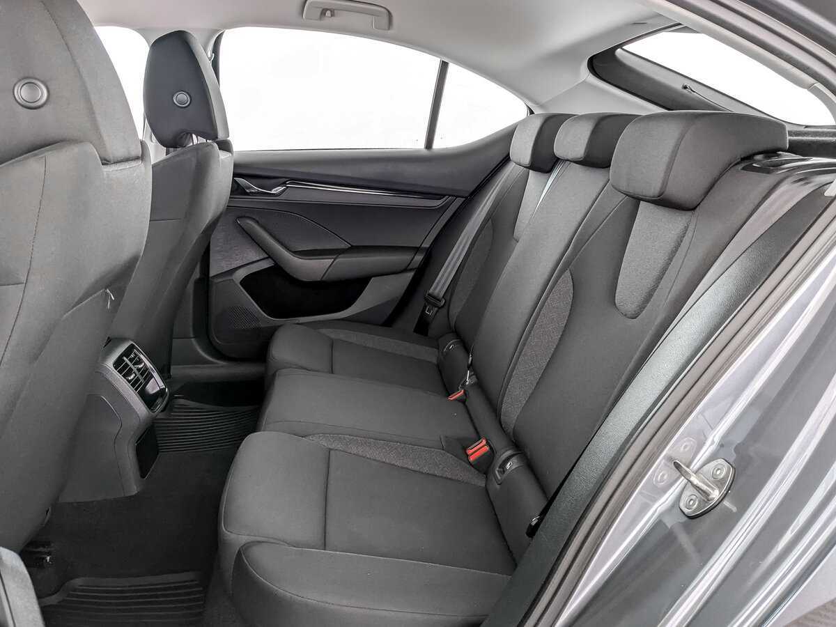 Skoda Octavia с пробегом — 2021 год. Фото: #9