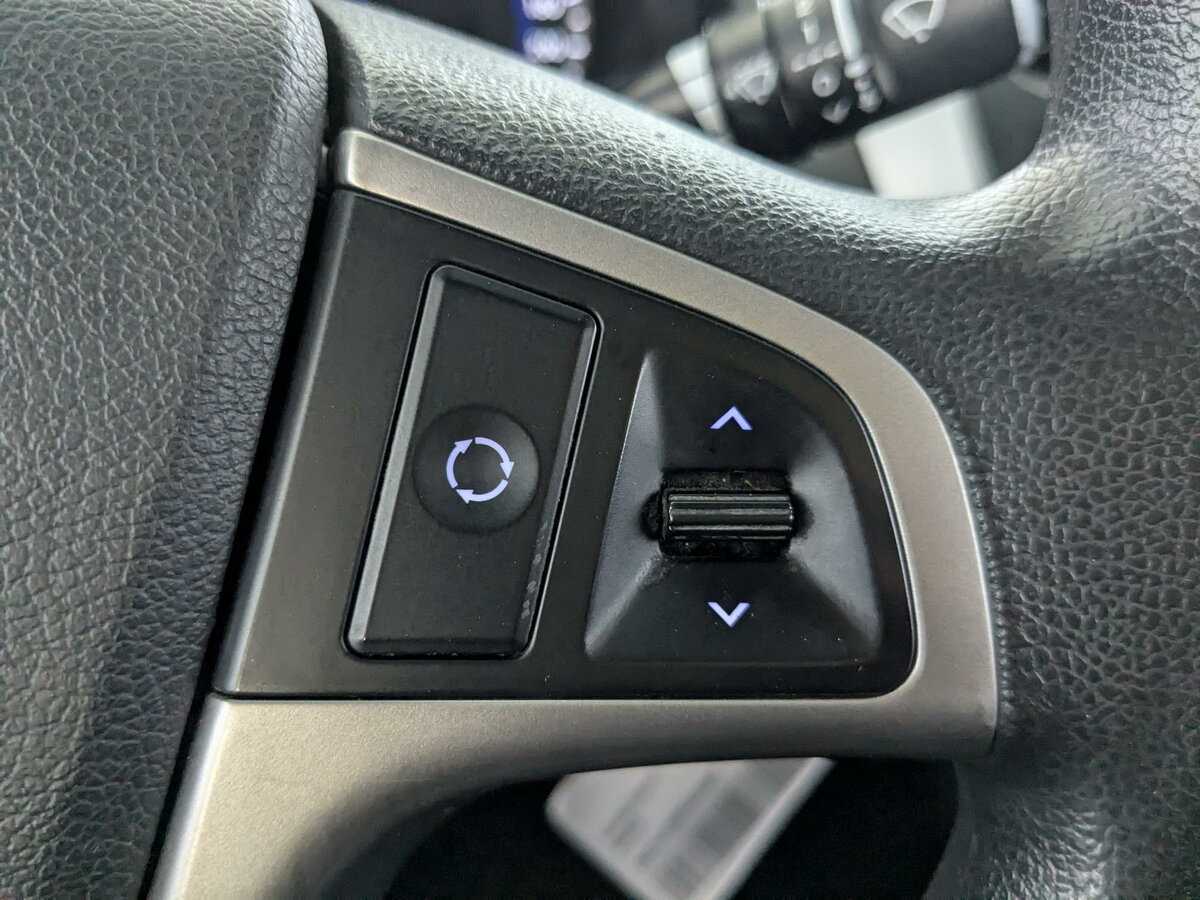 Hyundai Solaris с пробегом — 2015 год. Фото: #20