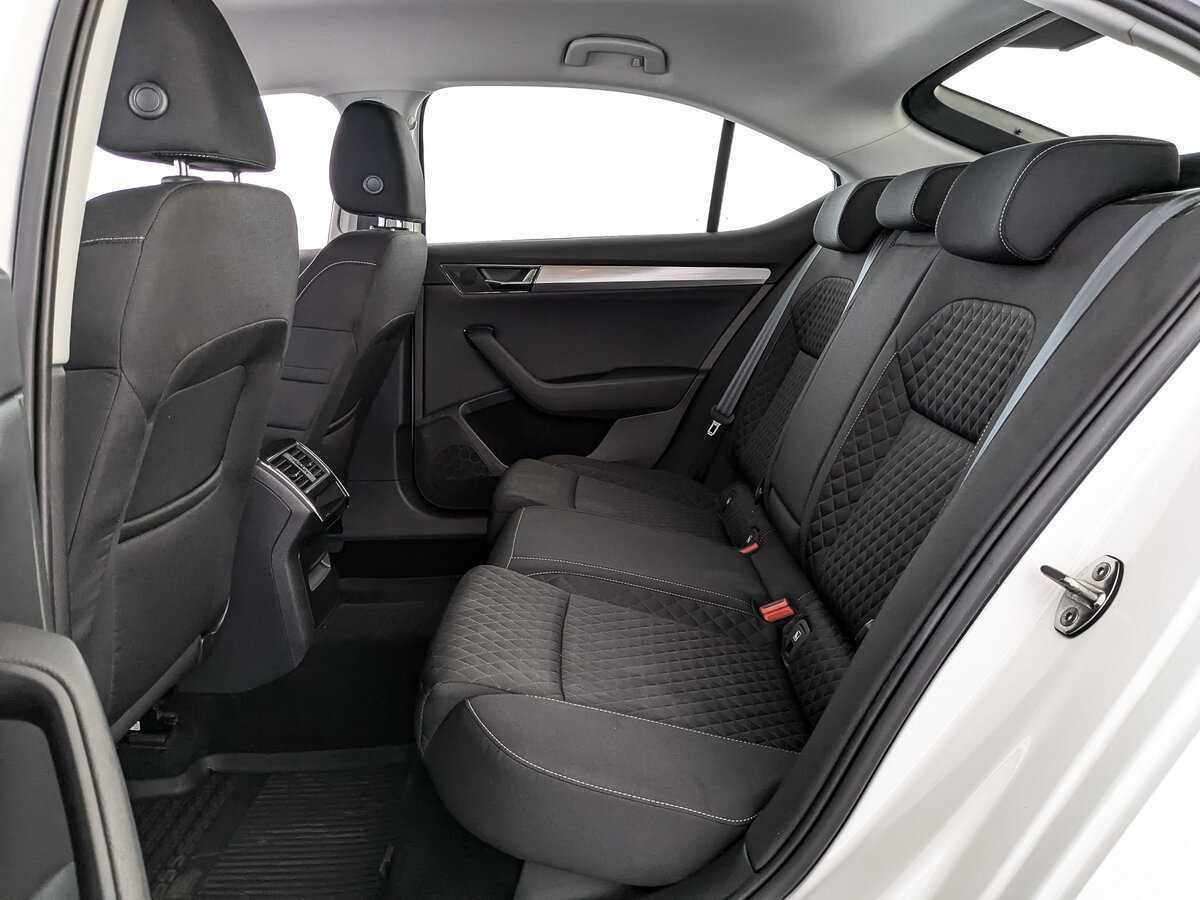 Skoda Superb с пробегом — 2021 год. Фото: #13