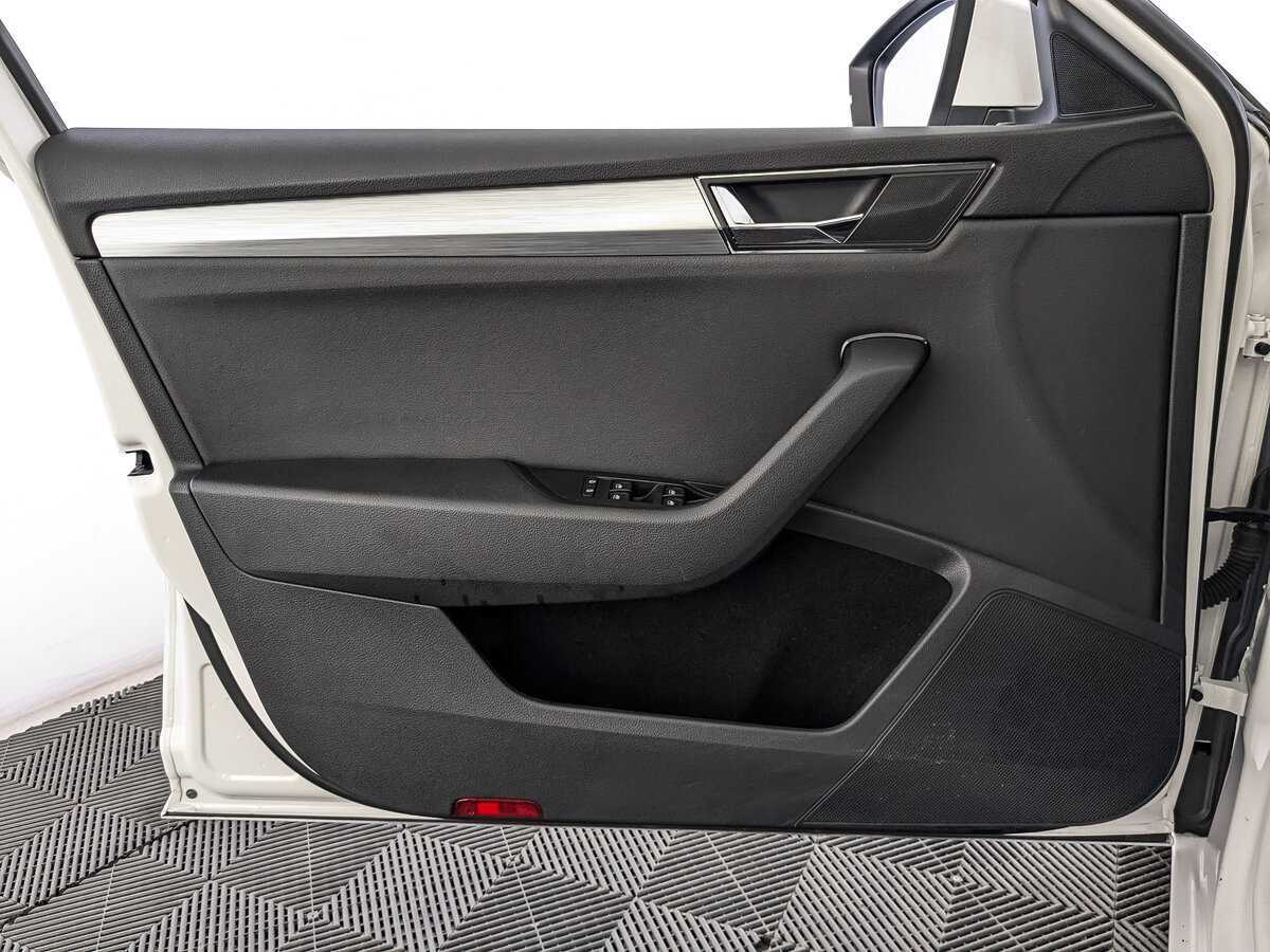 Skoda Superb с пробегом — 2021 год. Фото: #14