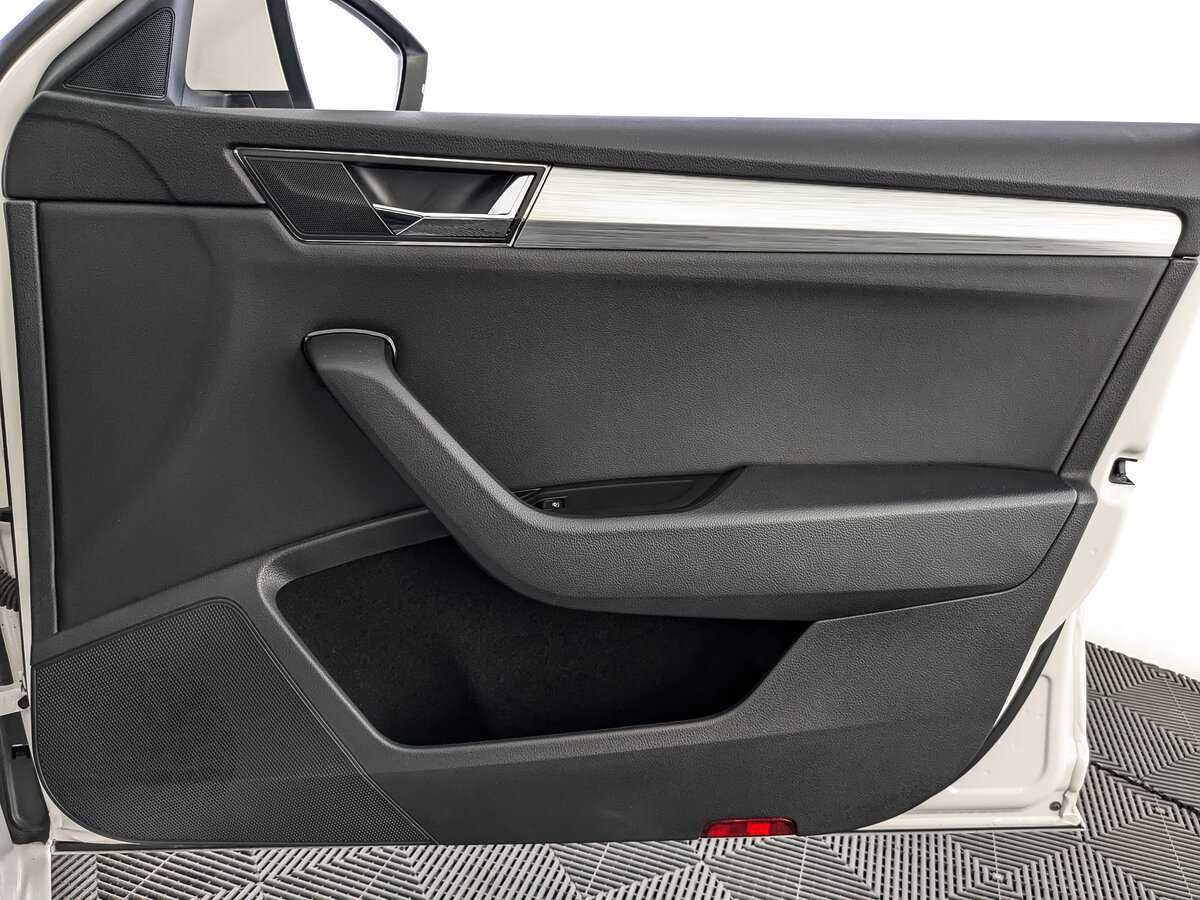 Skoda Superb с пробегом — 2021 год. Фото: #20