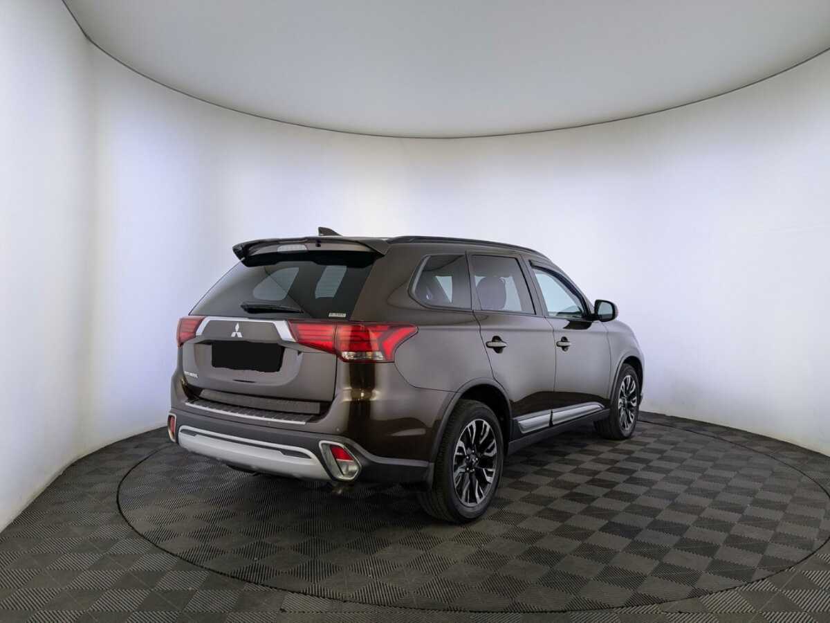 Mitsubishi Outlander с пробегом — 2022 год. Фото: #4