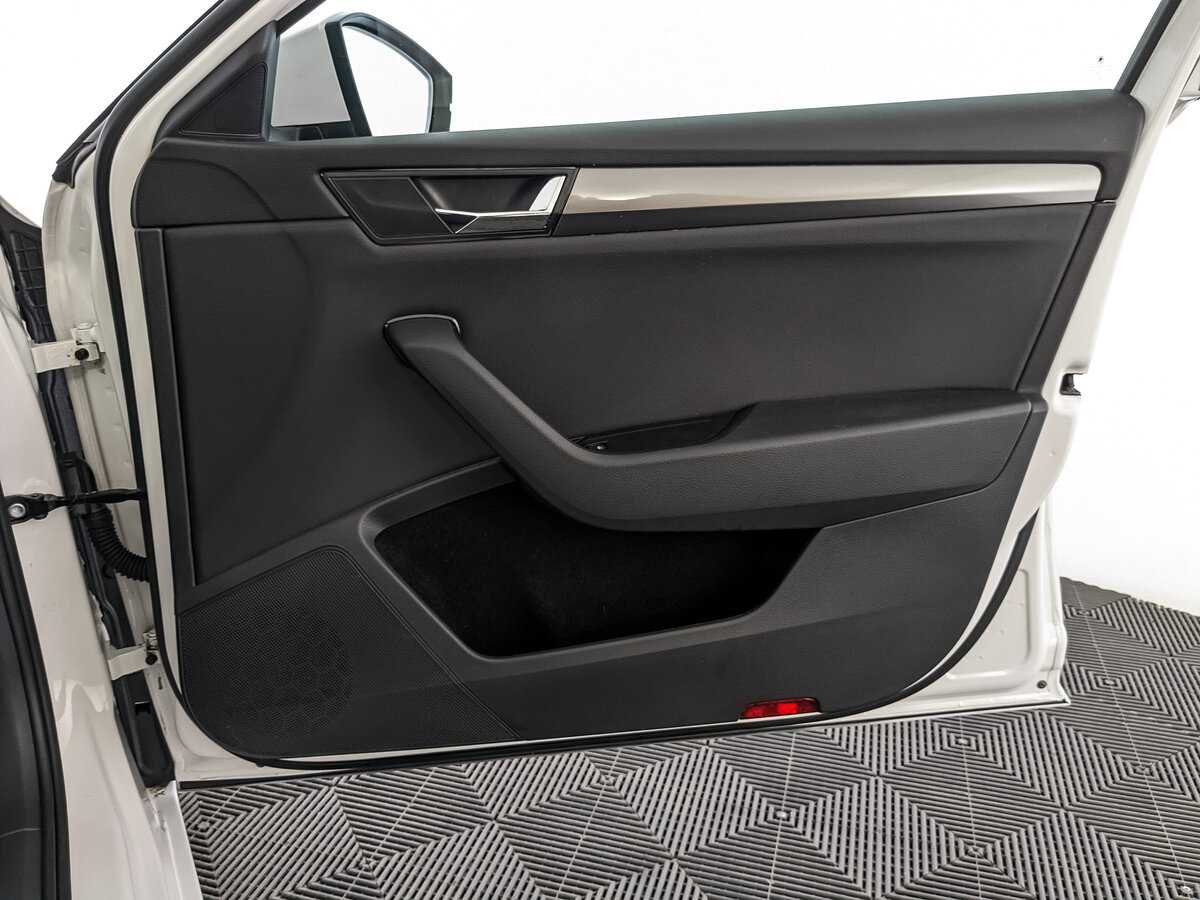 Skoda Superb с пробегом — 2021 год. Фото: #20