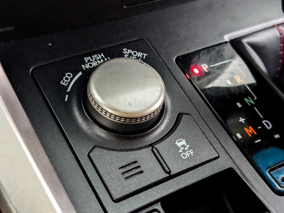 Lexus NX с пробегом — 2015 год. Фото: #23