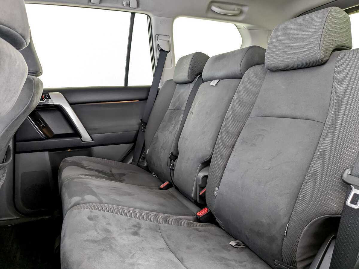 Toyota Land Cruiser Prado с пробегом — 2012 год. Фото: #9