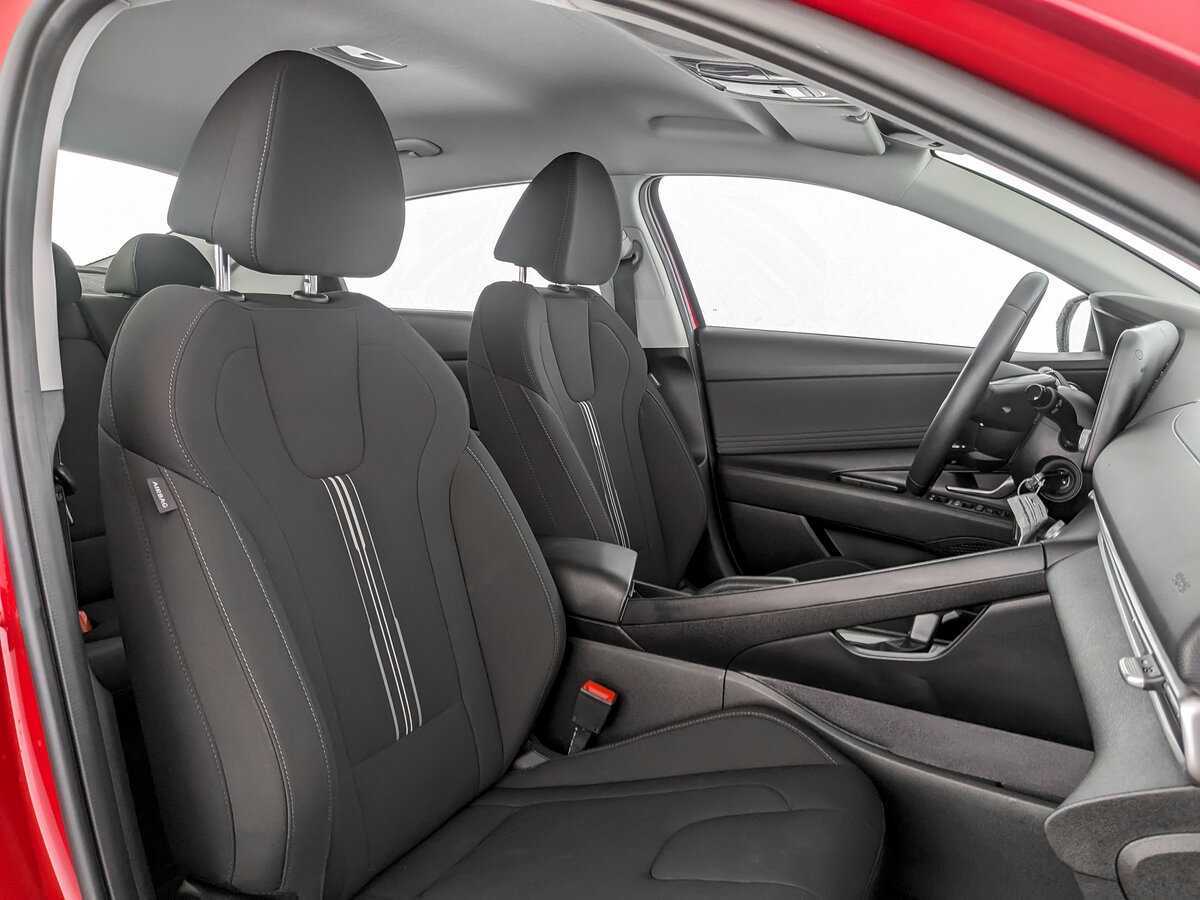 Hyundai Elantra с пробегом — 2021 год. Фото: #16