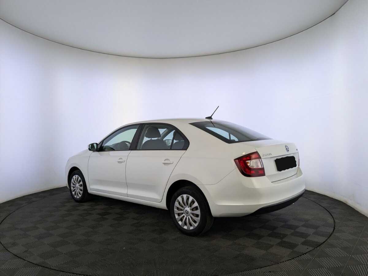 Skoda Rapid с пробегом — 2019 год. Фото: #6