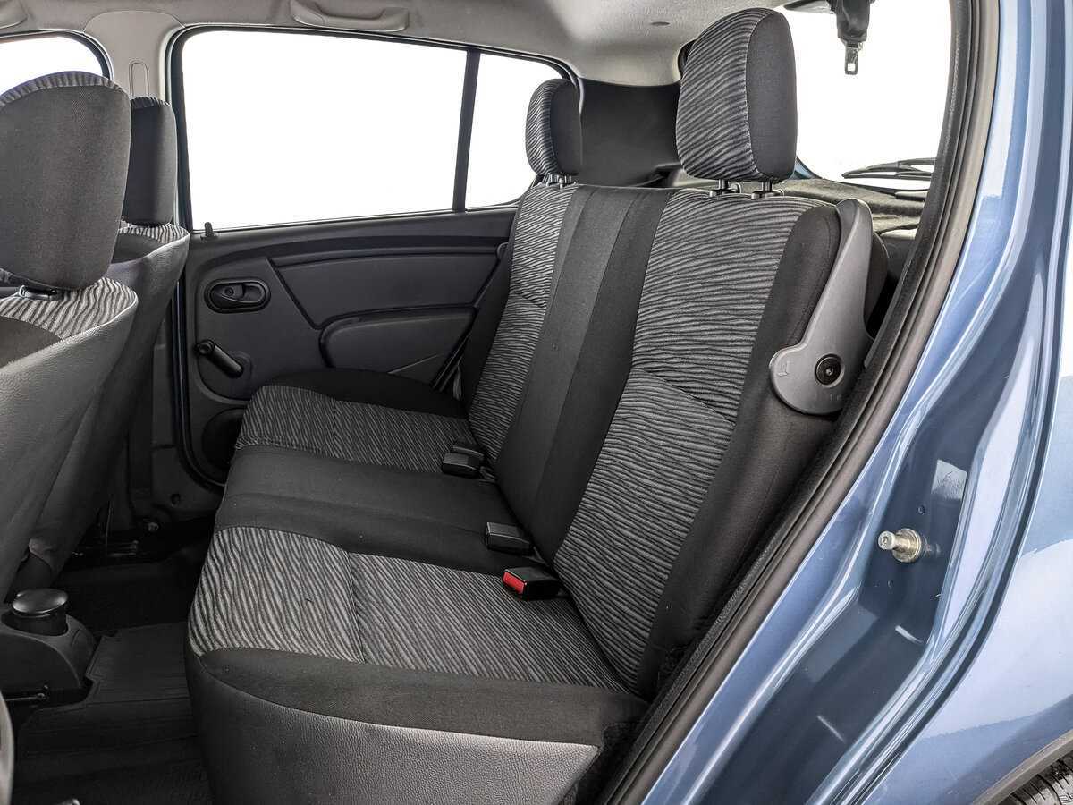 Renault Sandero с пробегом — 2012 год. Фото: #13