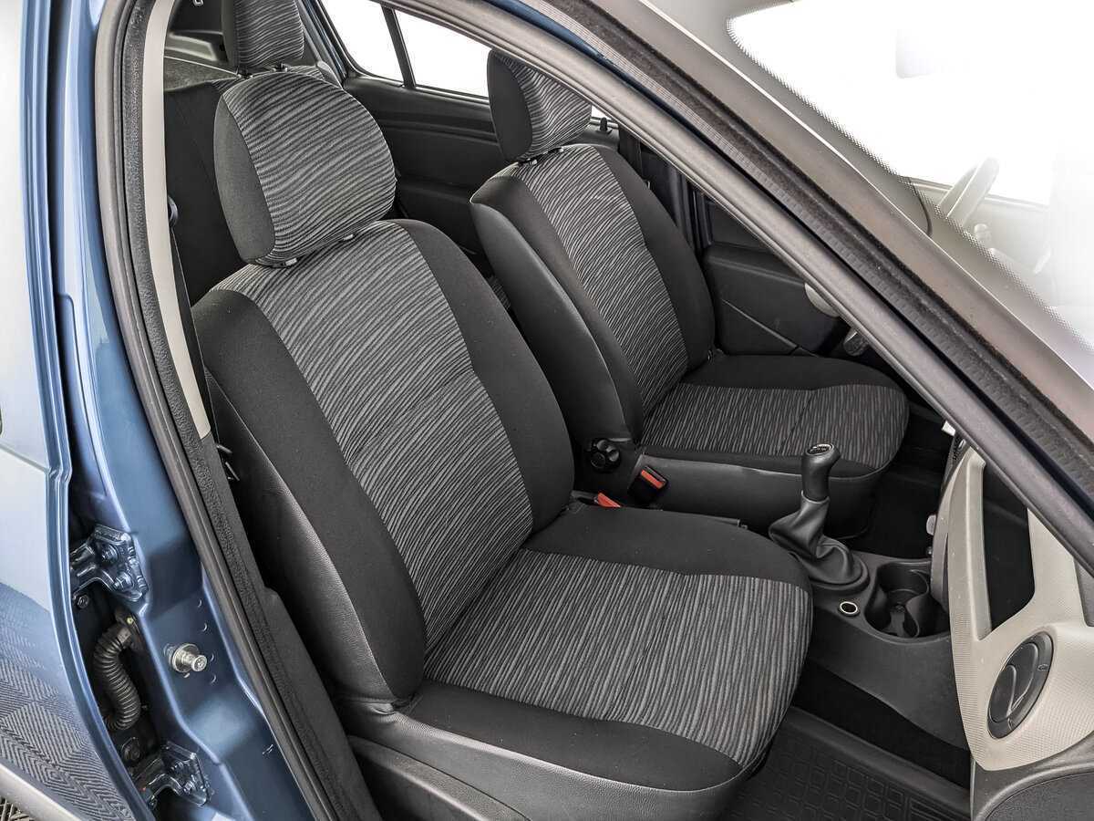 Renault Sandero с пробегом — 2012 год. Фото: #19