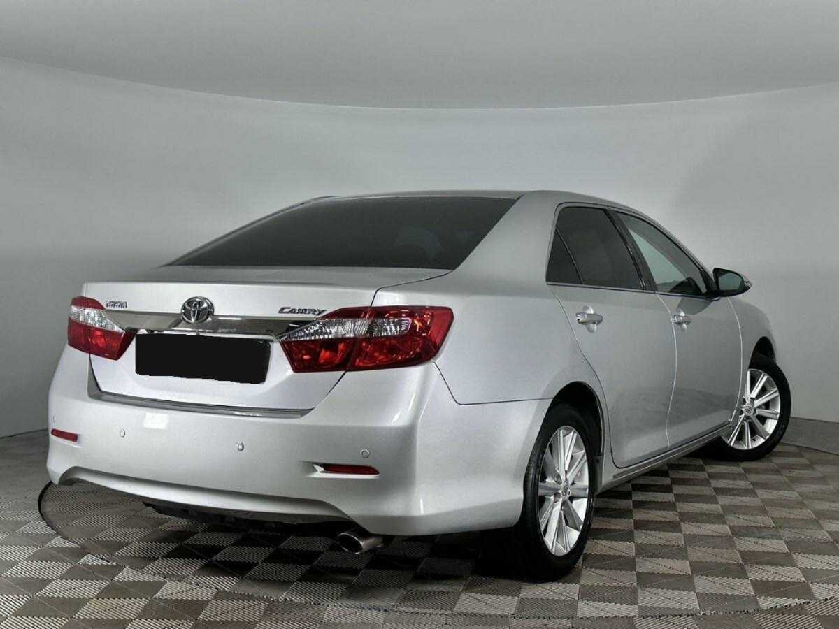 Toyota Camry с пробегом — 2014 год. Фото: #1