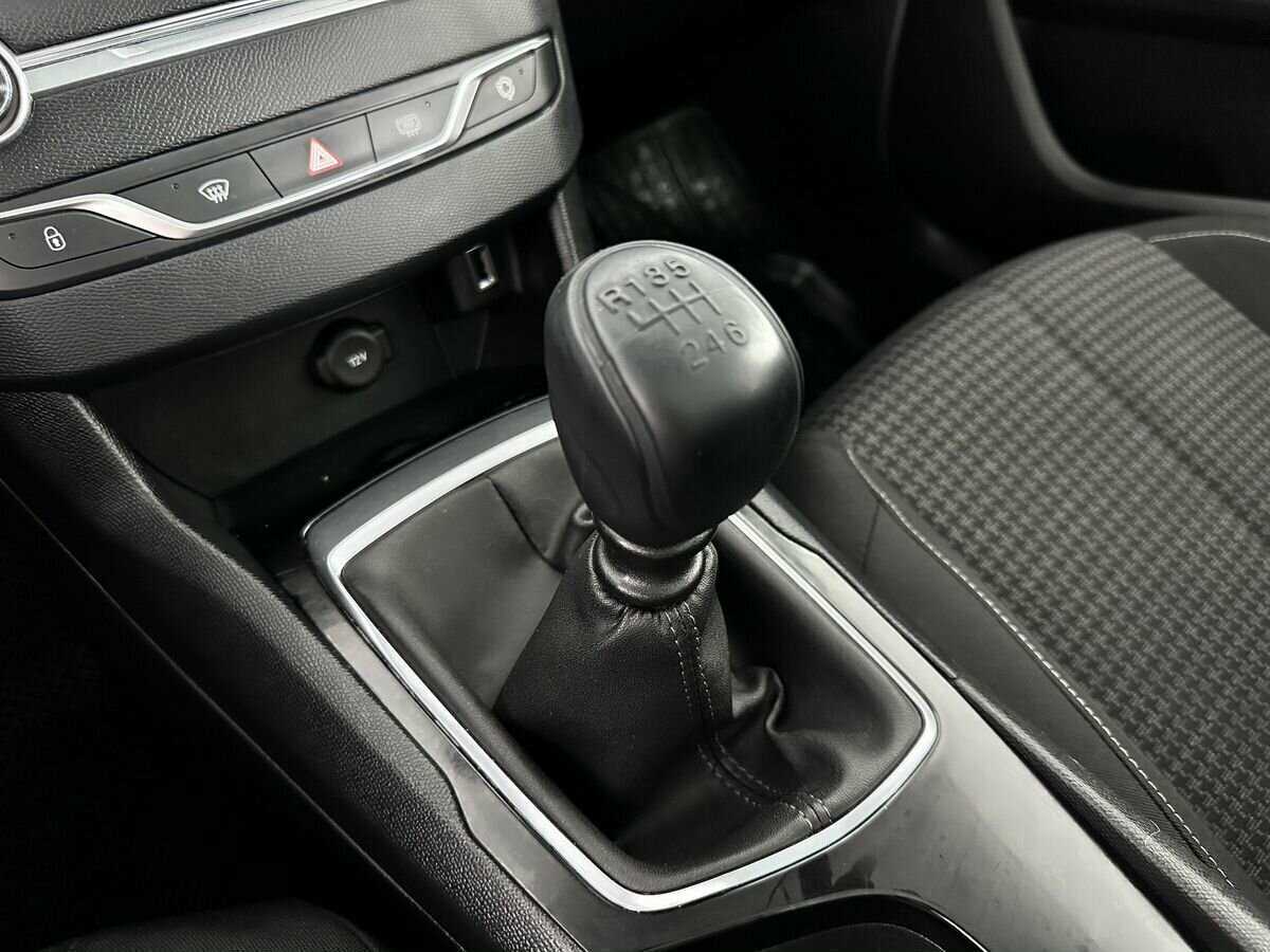 Peugeot 308 с пробегом — 2018 год. Фото: #12