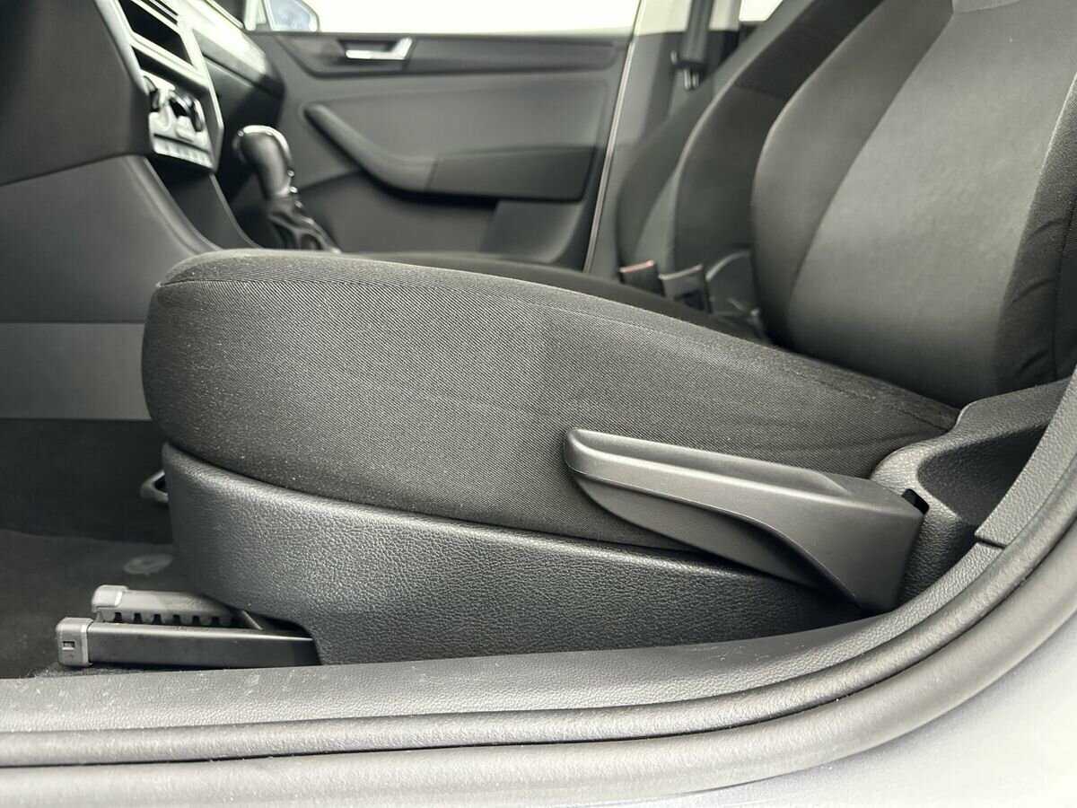 Skoda Rapid с пробегом — 2018 год. Фото: #9