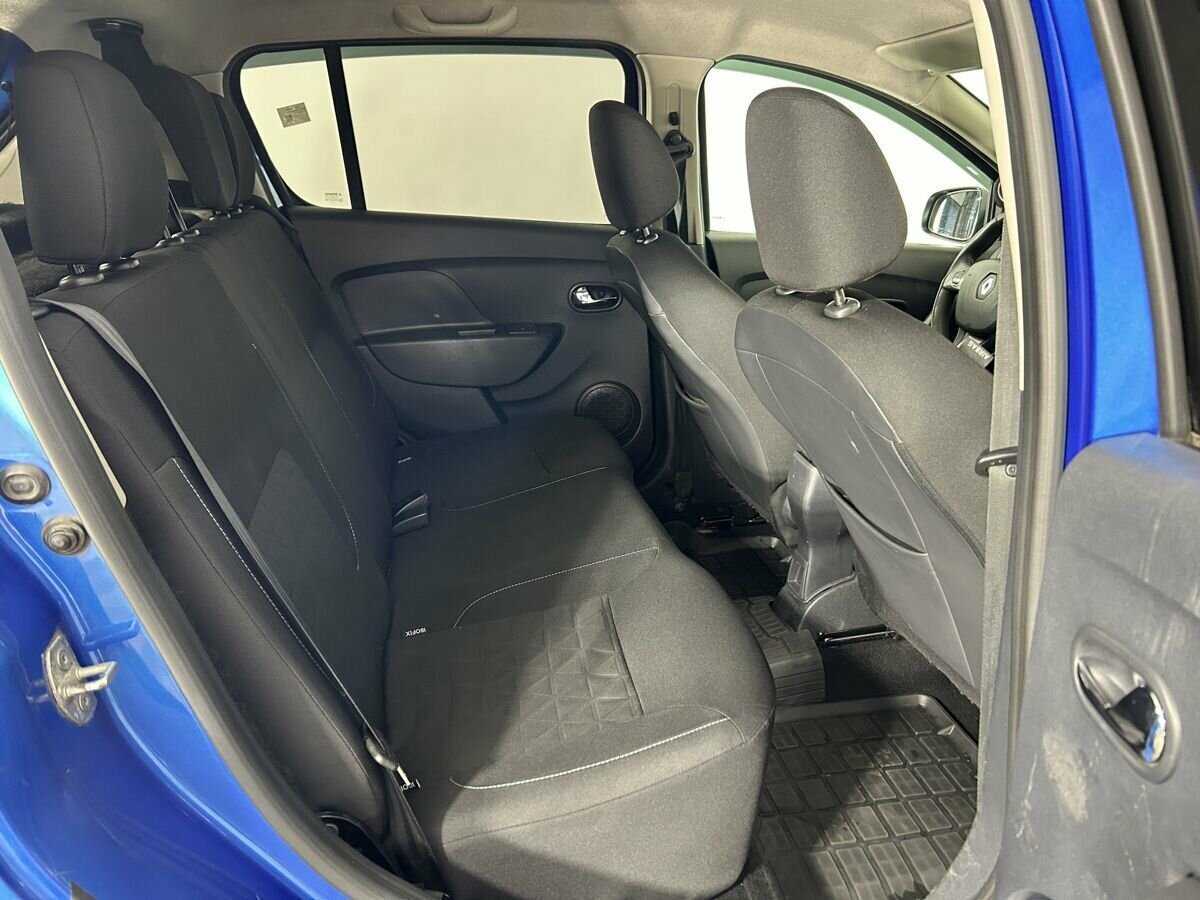 Renault Sandero с пробегом — 2016 год. Фото: #11