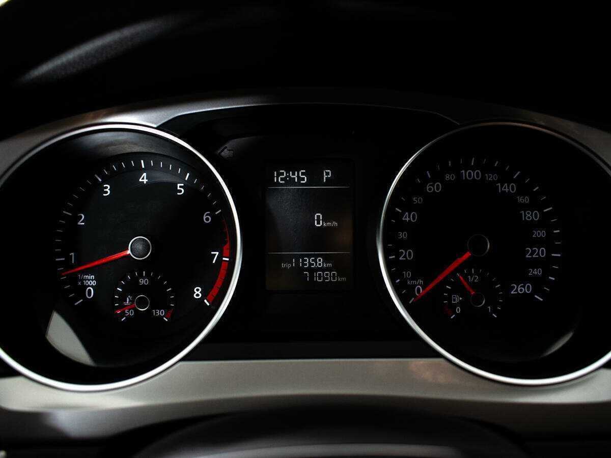 Volkswagen Jetta с пробегом — 2018 год. Фото: #11