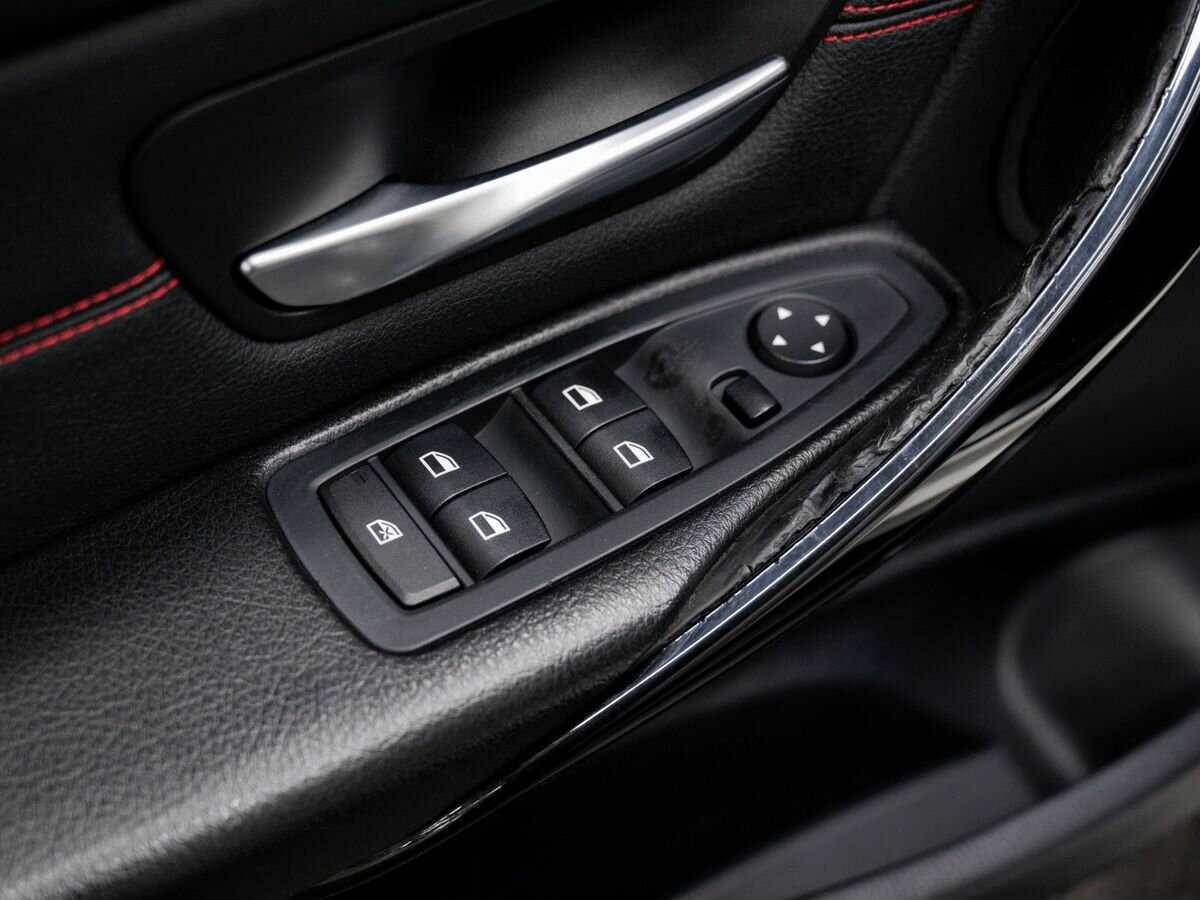 BMW 3 серии с пробегом — 2013 год. Фото: #14