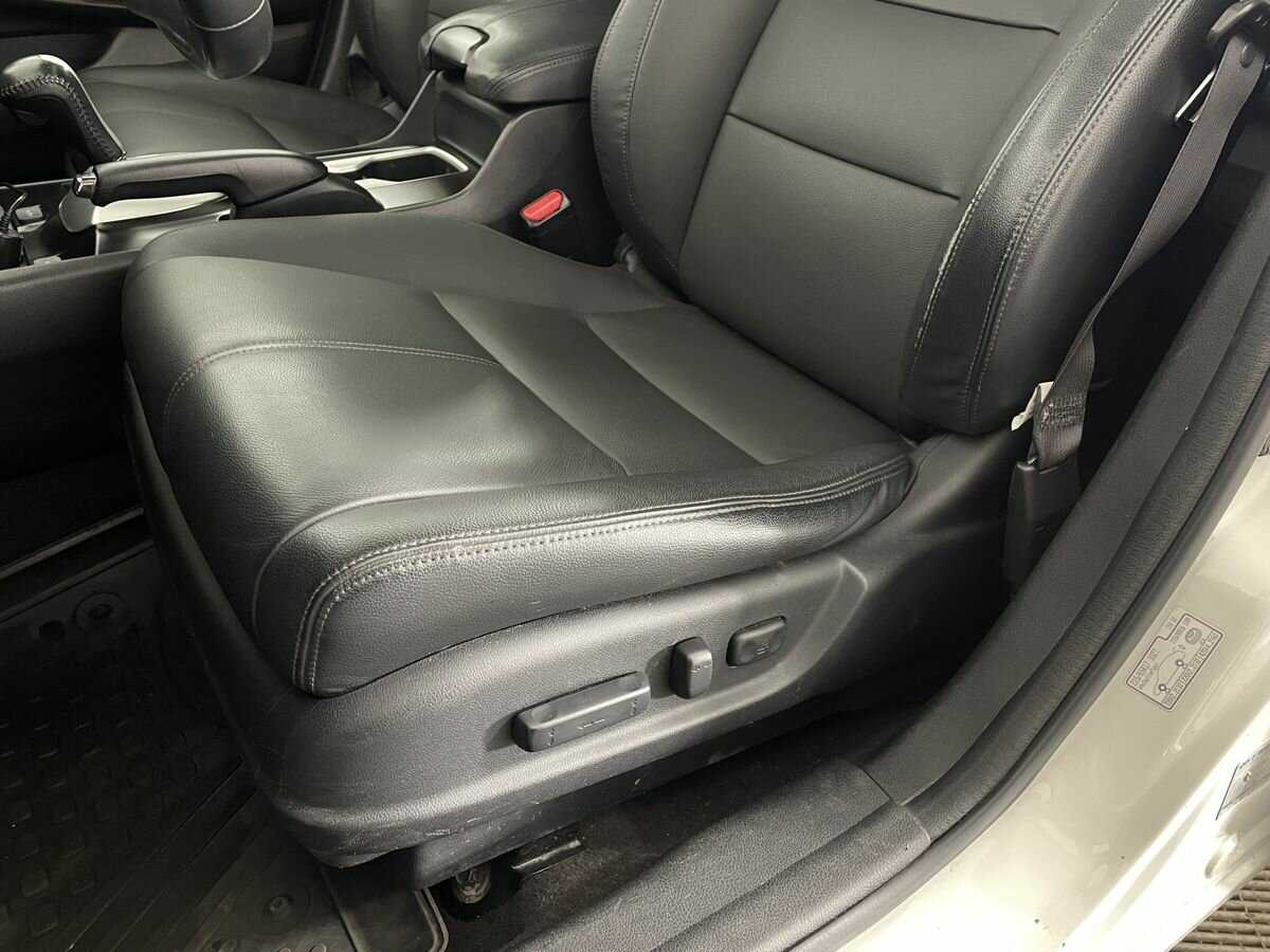 Honda Crosstour с пробегом — 2014 год. Фото: #9