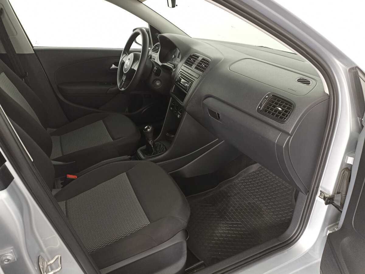 Volkswagen Polo с пробегом — 2014 год. Фото: #8