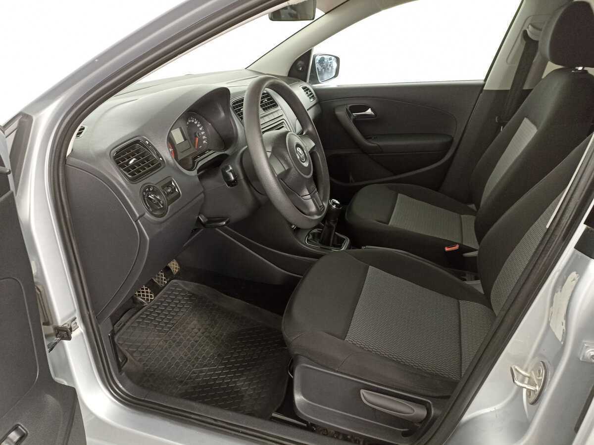 Volkswagen Polo с пробегом — 2014 год. Фото: #13