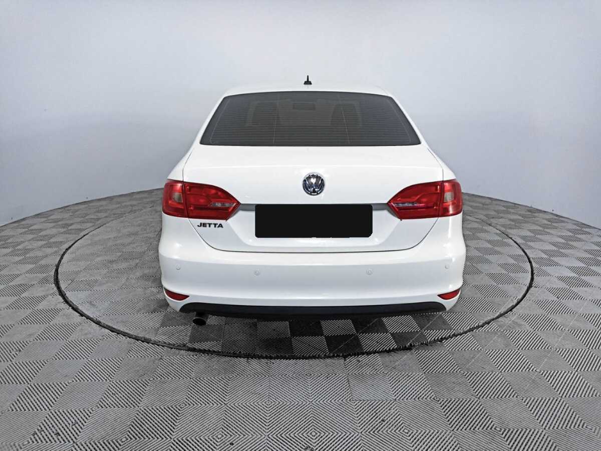 Volkswagen Jetta с пробегом — 2014 год. Фото: #5