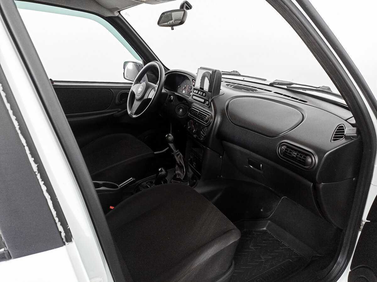 Chevrolet Niva с пробегом — 2015 год. Фото: #6