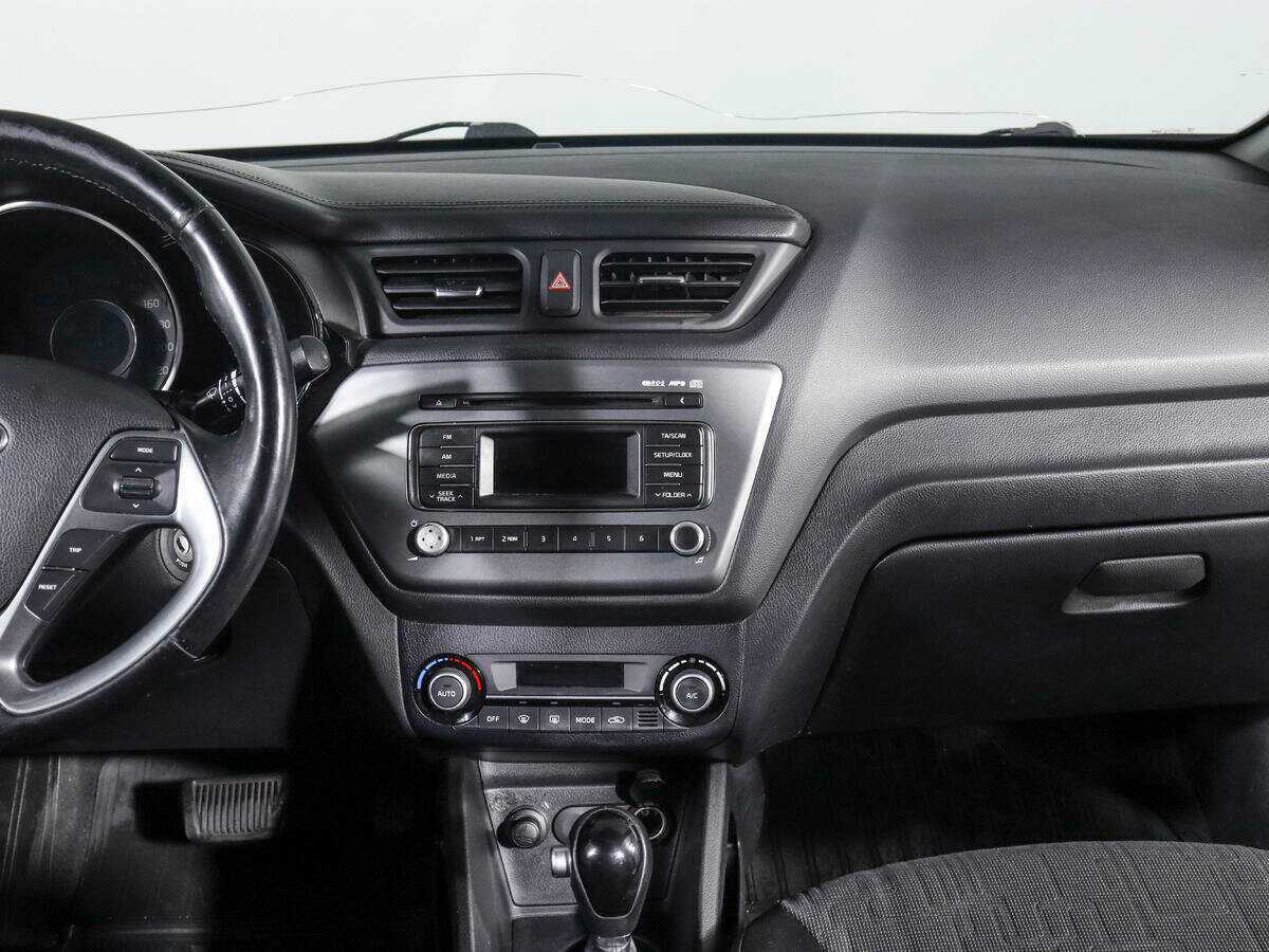 Kia Rio с пробегом — 2016 год. Фото: #11