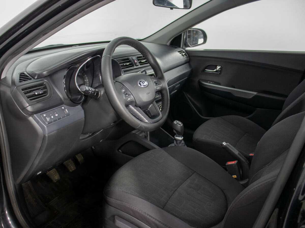 Kia Rio с пробегом — 2014 год. Фото: #9
