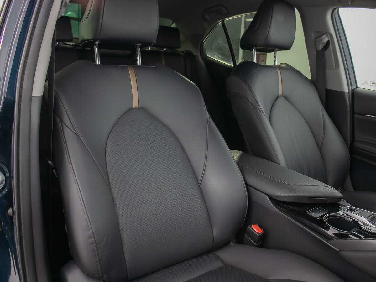 Toyota Camry с пробегом — 2018 год. Фото: #9