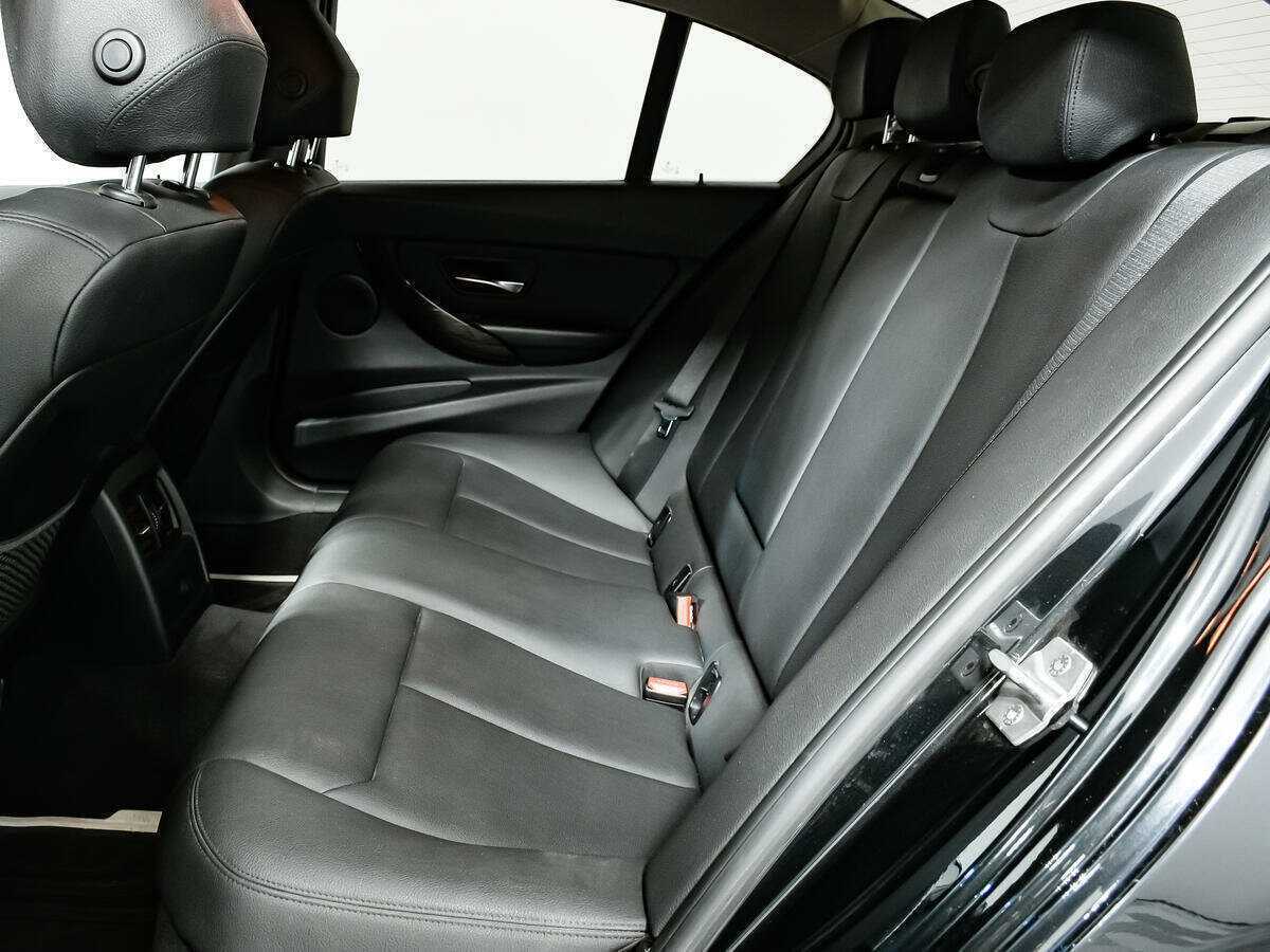 BMW 3 серии с пробегом — 2013 год. Фото: #11