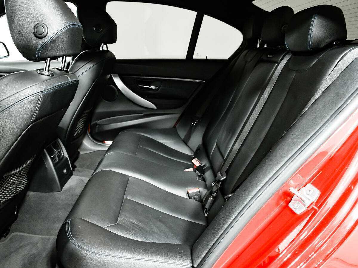 BMW 3 серии с пробегом — 2018 год. Фото: #11