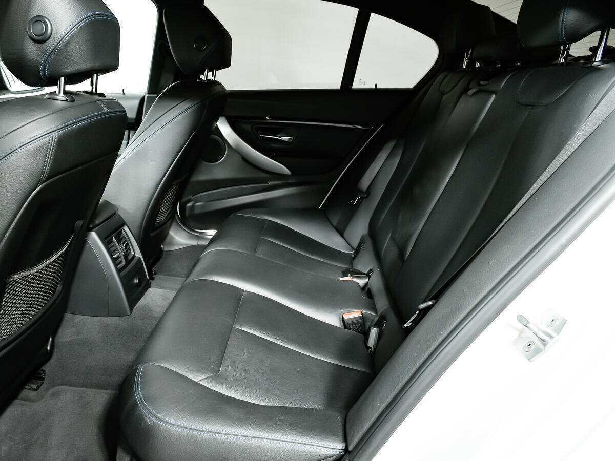 BMW 3 серии с пробегом — 2018 год. Фото: #10