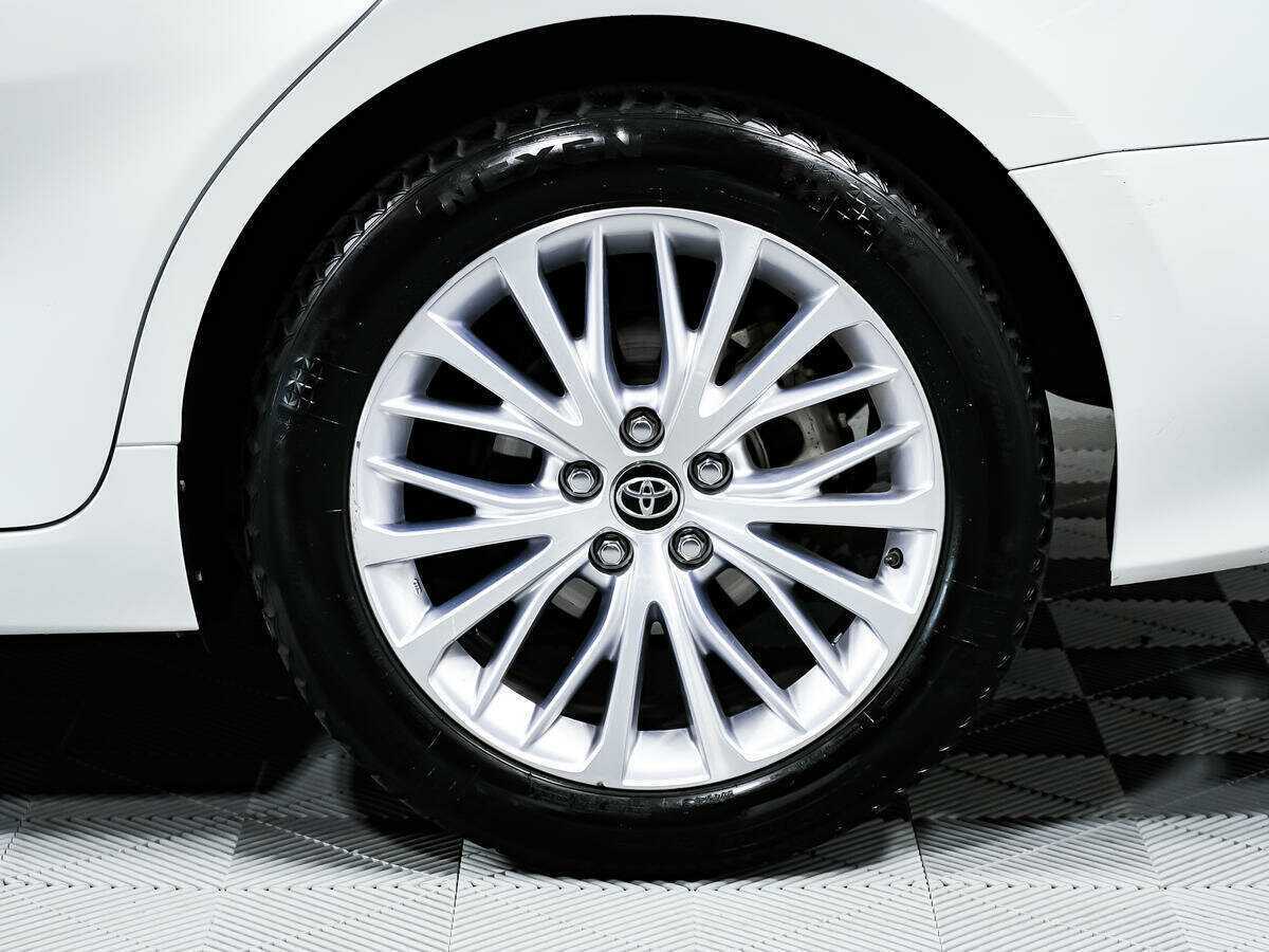 Toyota Camry с пробегом — 2019 год. Фото: #11