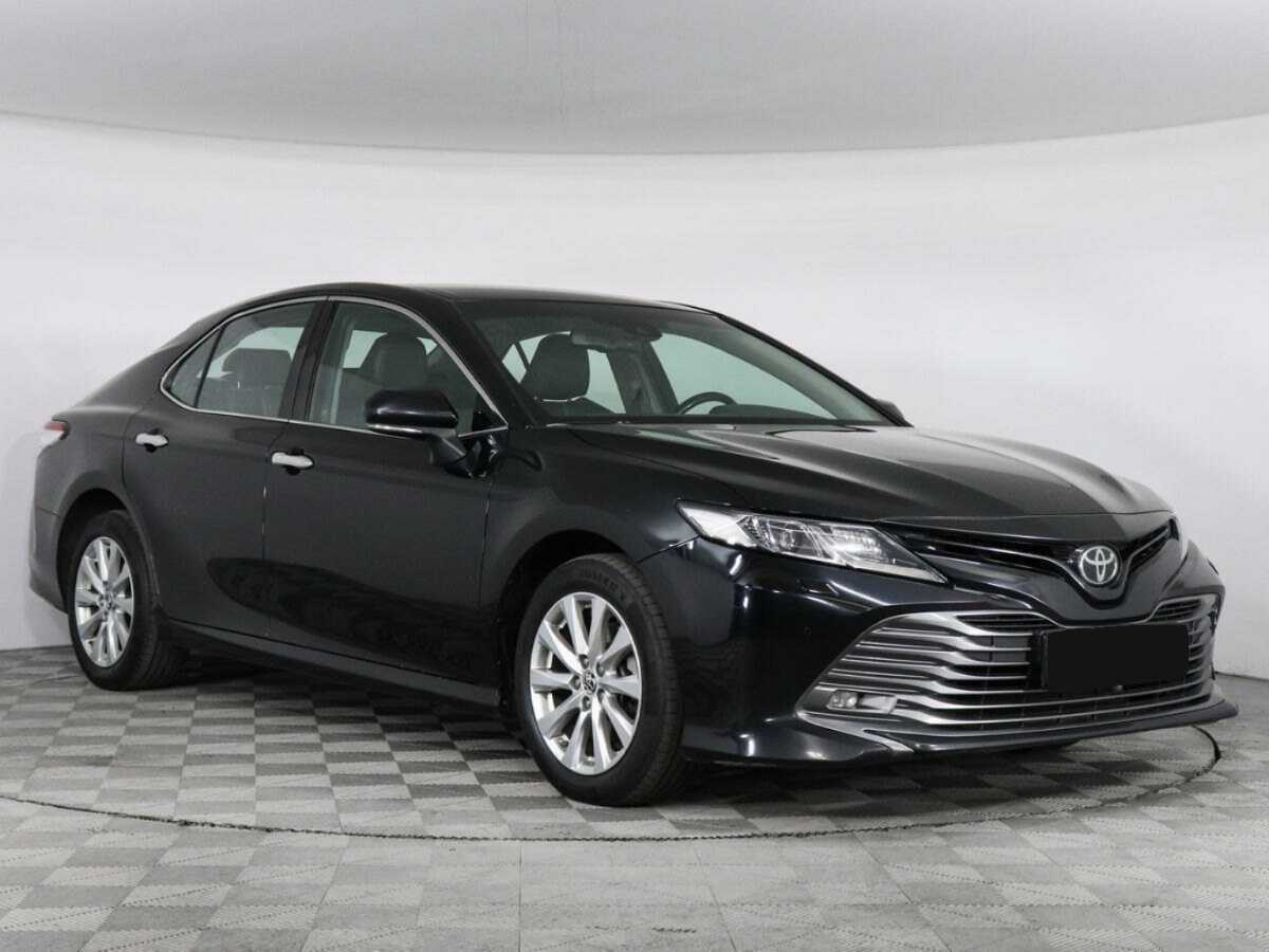 Toyota Camry с пробегом — 2019 год. Фото: #2