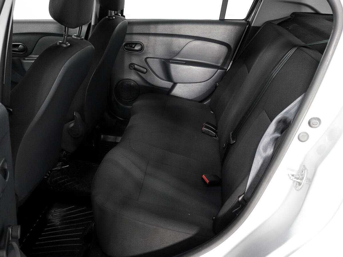 Renault Logan с пробегом — 2014 год. Фото: #10