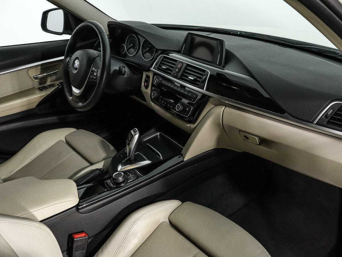 BMW 3 серии с пробегом — 2016 год. Фото: #10