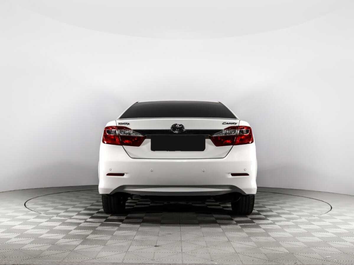 Toyota Camry с пробегом — 2014 год. Фото: #5