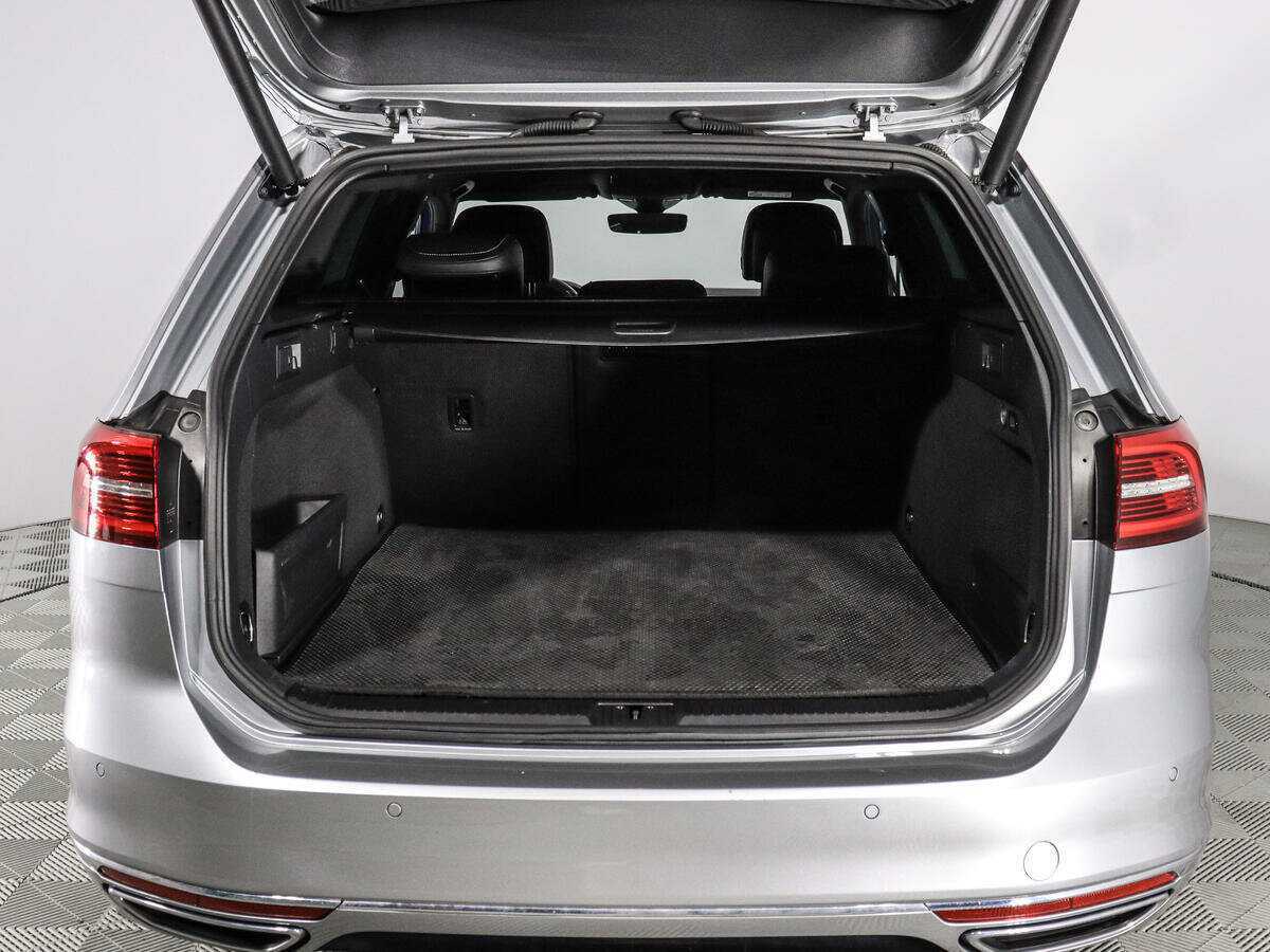 Volkswagen Passat с пробегом — 2019 год. Фото: #20