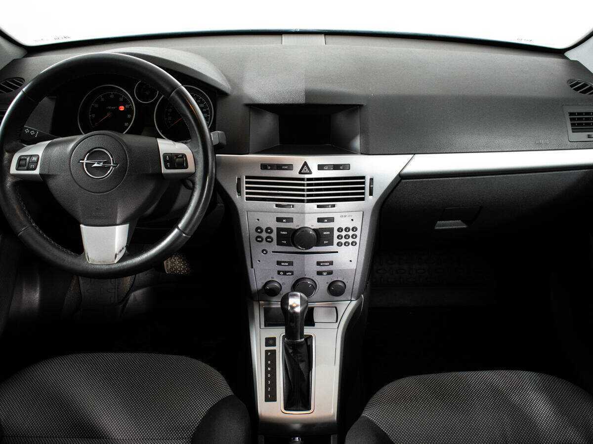 Opel Astra с пробегом — 2014 год. Фото: #10