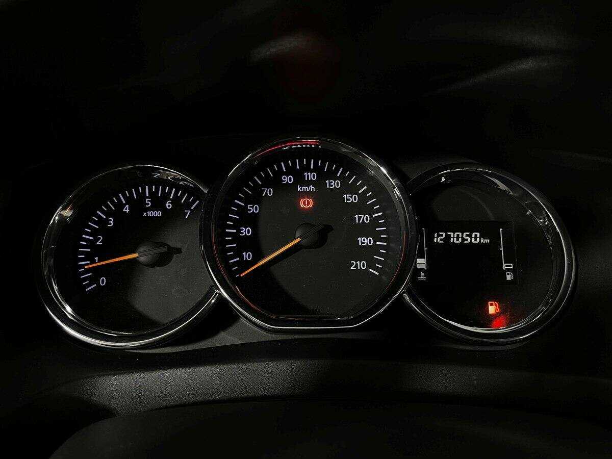 Renault Logan с пробегом — 2019 год. Фото: #10