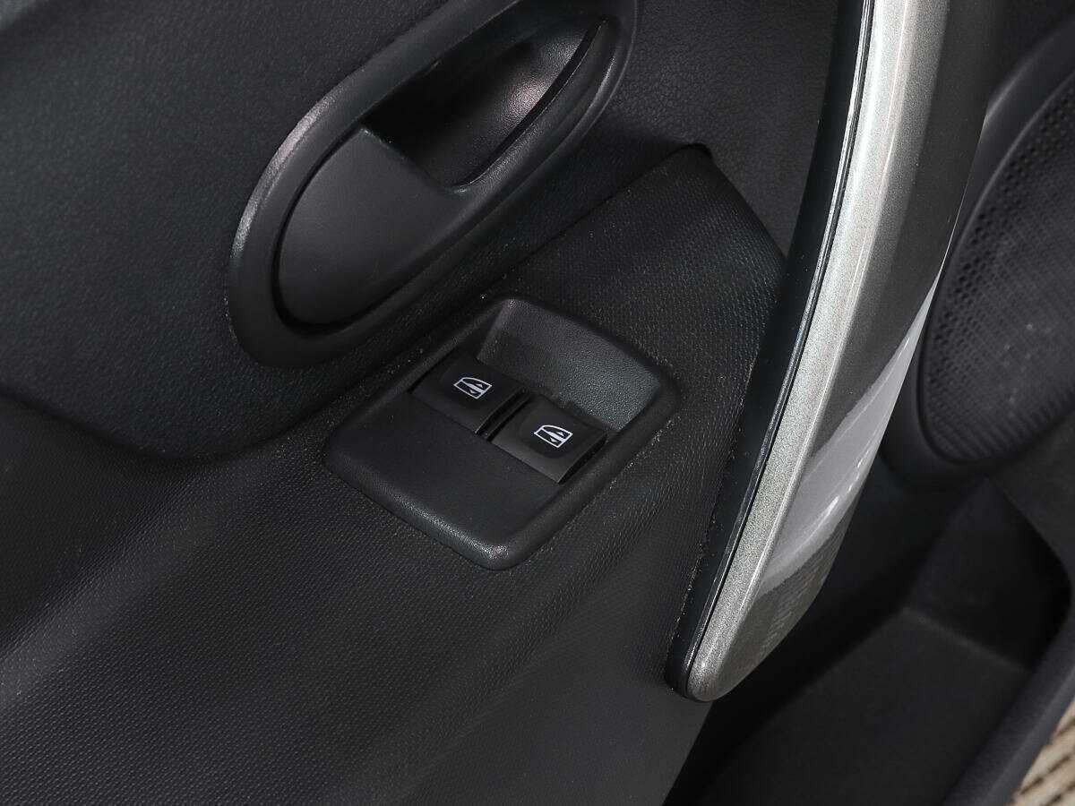 Renault Logan с пробегом — 2020 год. Фото: #15